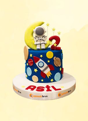 Astronot ve Uzay Roketi  Temalı Doğum  Günü Pastası